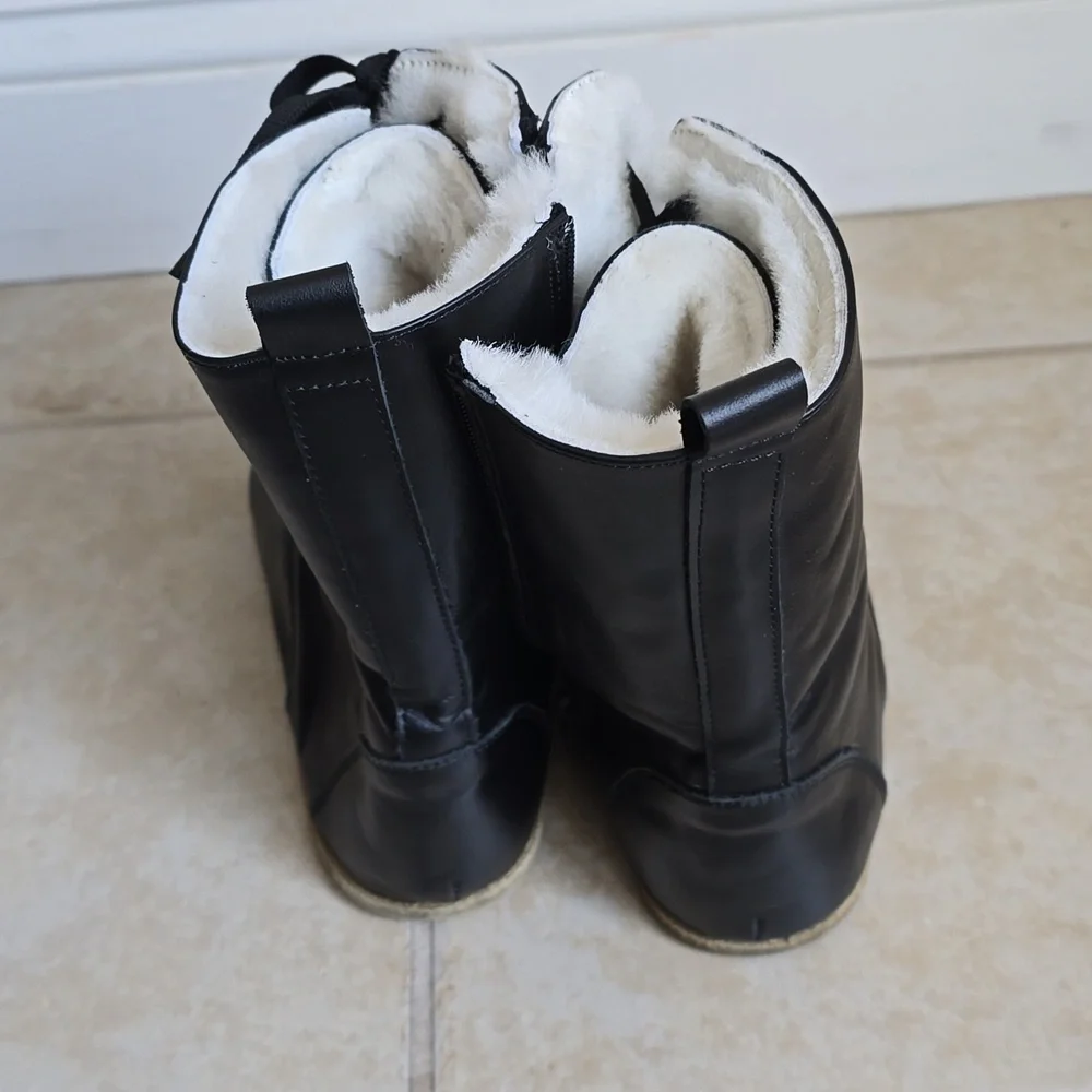 NWOB Aintap Leather/Shearling Lace-up Boot - Picture 7 of 12